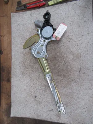 Fensterheber vorne links