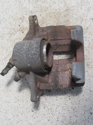 Bremszange vorne links