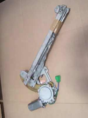 Fensterheber vorne links