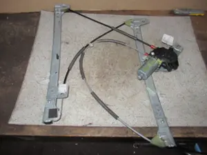 Lève-vitre avant gauche