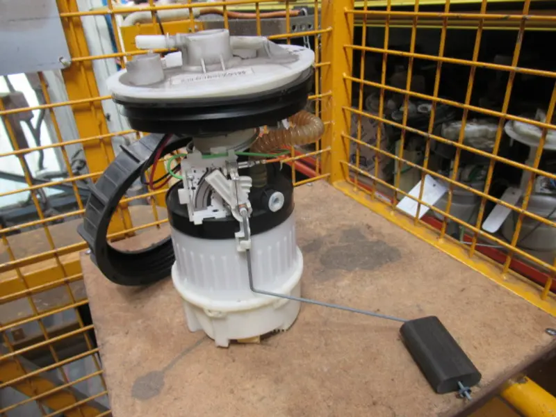 Pompe à essence électrique