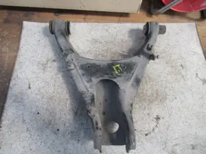 Bras de suspension arrière gauche