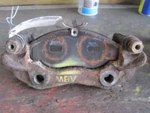 Bremszange vorne links