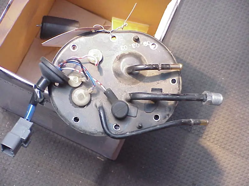 Pompe à essence électrique