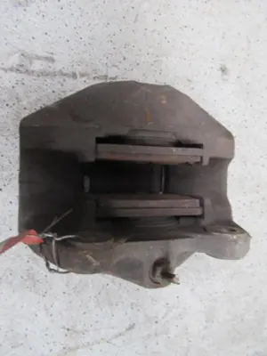 Étrier de frein avant gauche