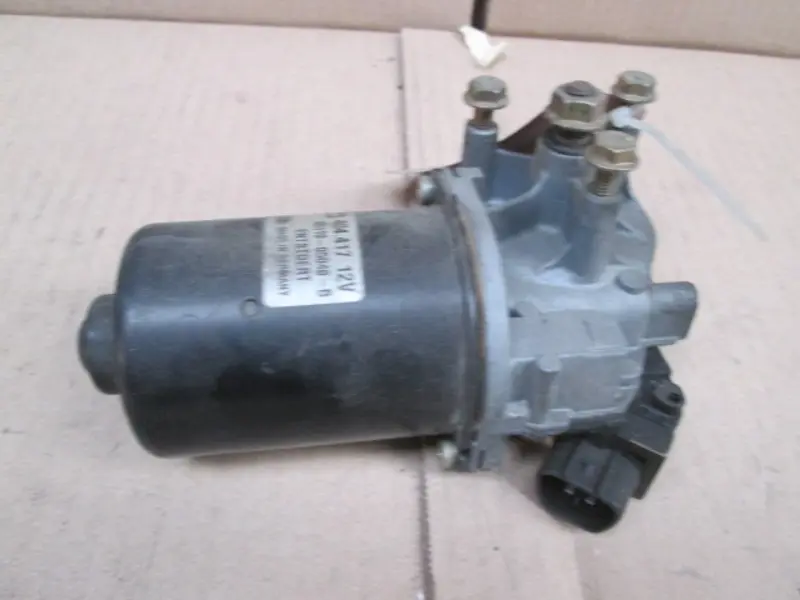 Moteur essuie-glace avant