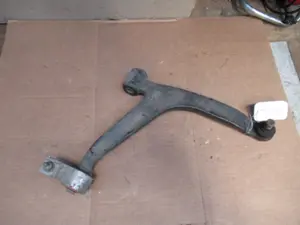 Bras de suspension avant droit