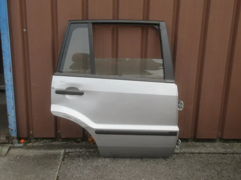 Porte arrière droite