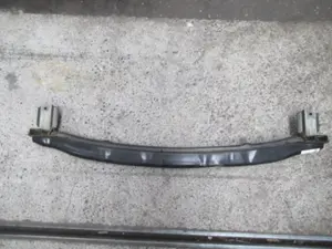 Stossstangenhalter vorne