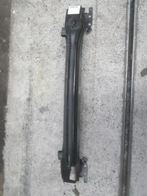 Stossstangenhalter vorne