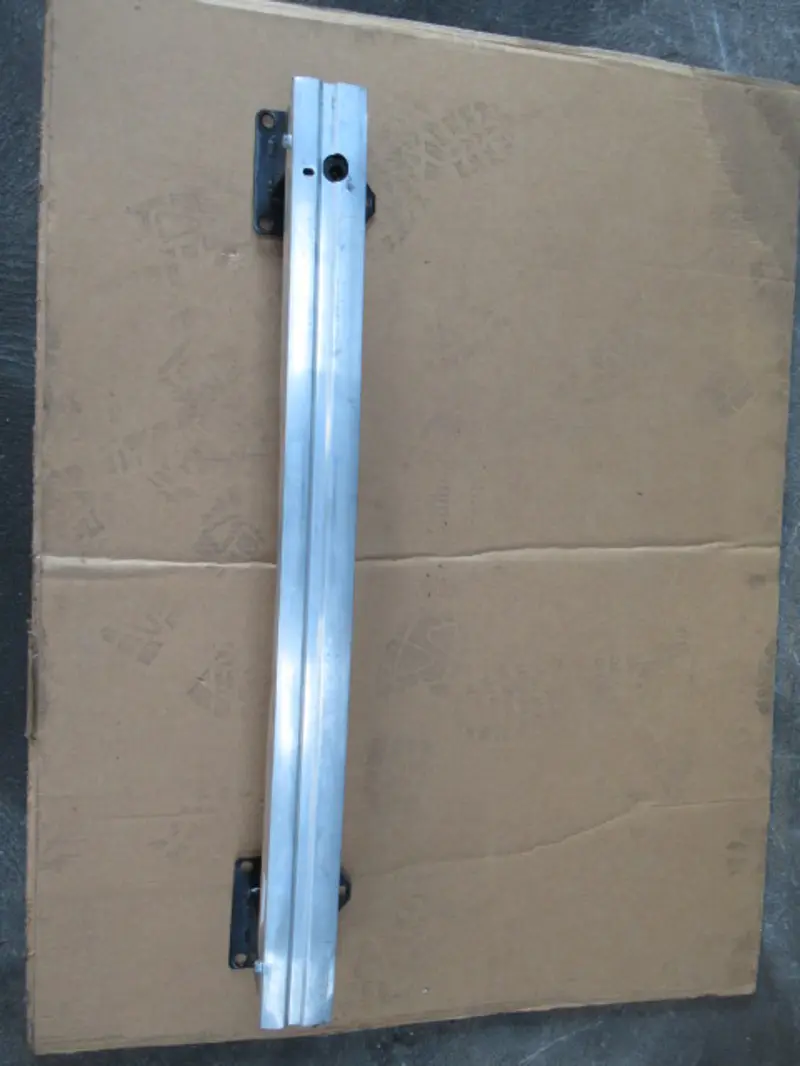Stossstangenhalter vorne