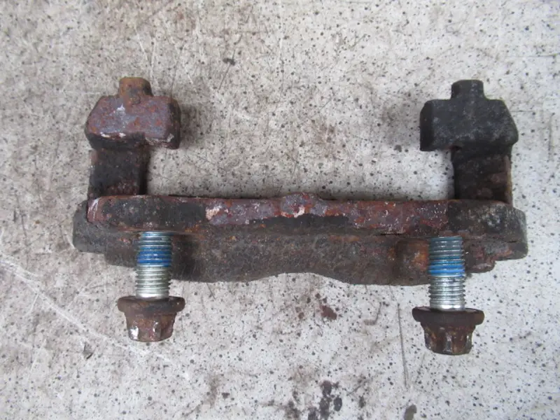 Bremssattelhalter