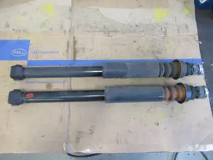 Stossdämpfer hinten