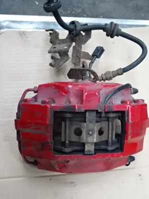 Bremszange vorne links