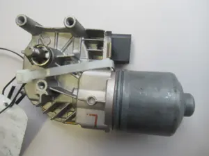 Wischermotor vorne