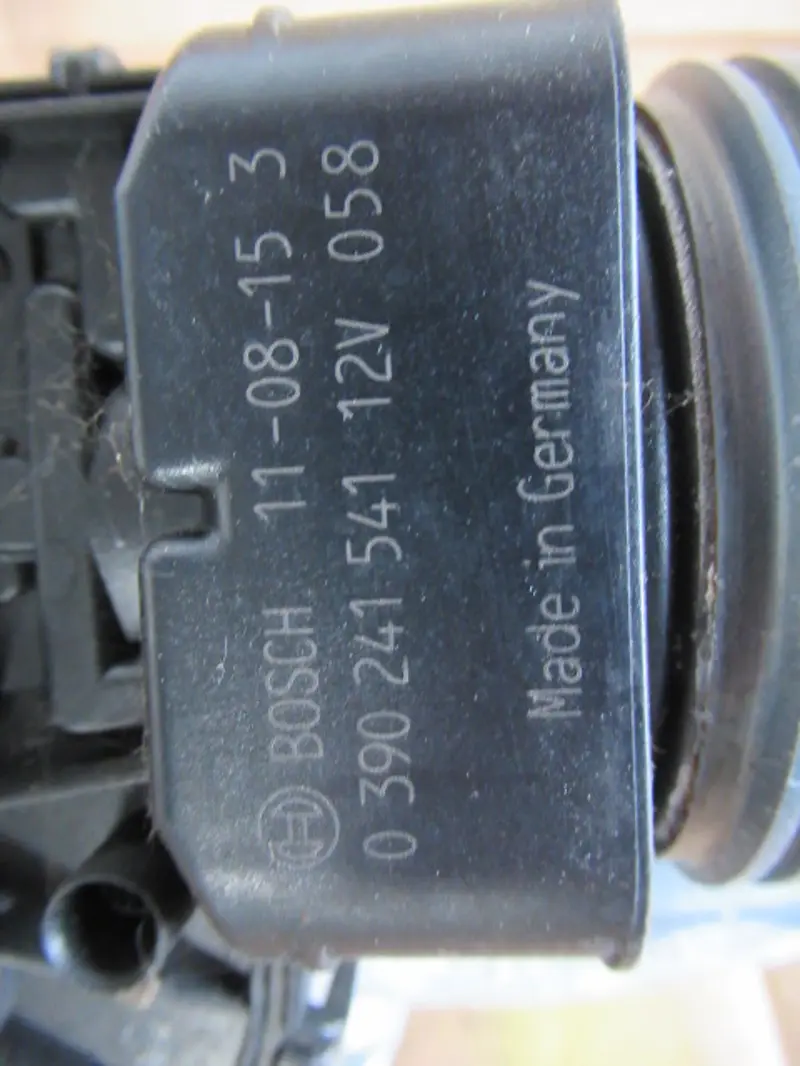 Moteur essuie-glace avant