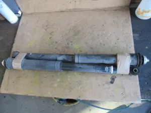 Stossdämpfer hinten