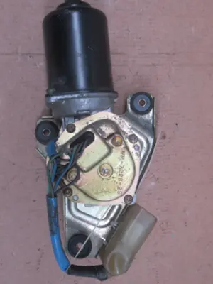 Wischermotor vorne
