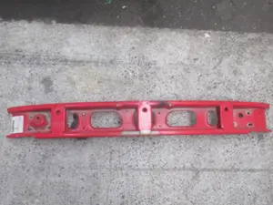 Stossstangenhalter vorne