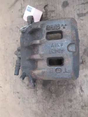 Étrier de frein avant gauche