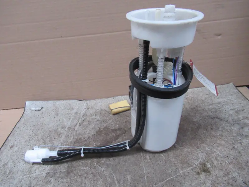 Pompe à essence électrique