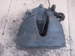 Étrier de frein avant gauche