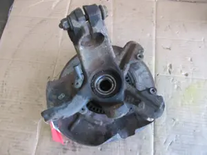 Achsschenkel vorne links