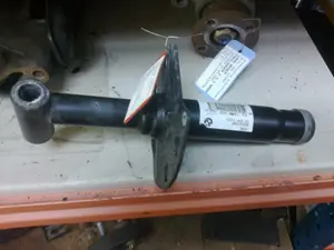 Stossstangenhalter vorne