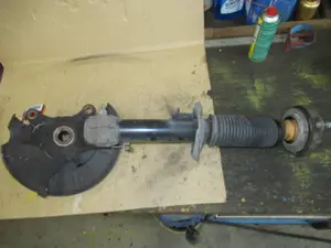 Federbein vorne rechts