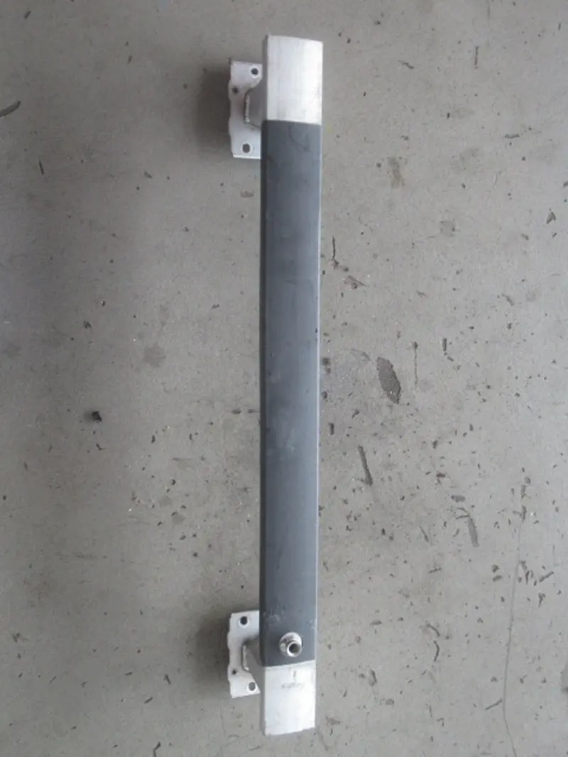 Stossstangenhalter vorne
