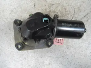 Moteur essuie-glace avant