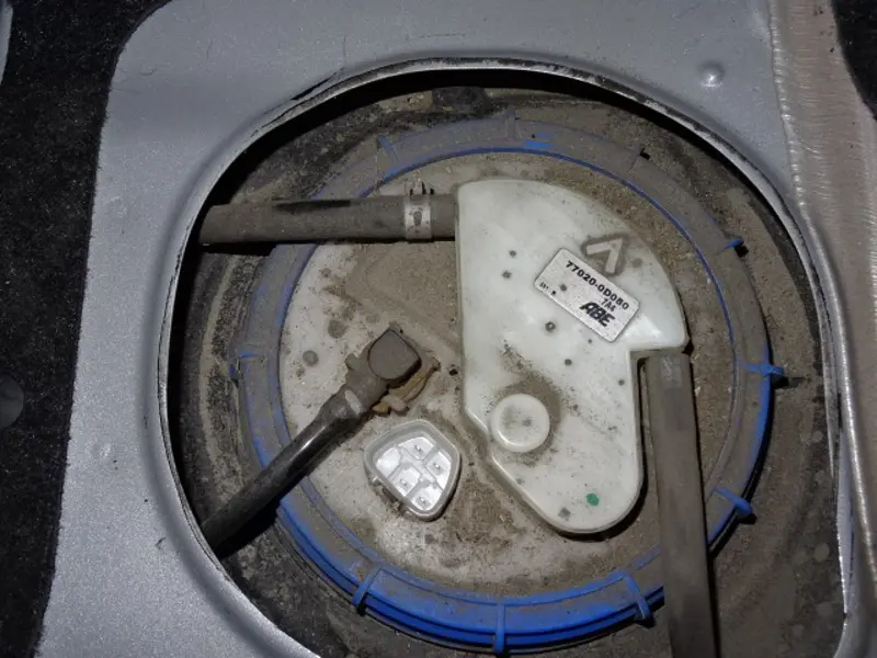 Pompe à essence électrique