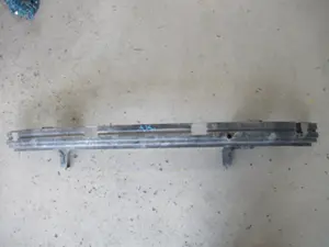 Stossstangenhalter hinten