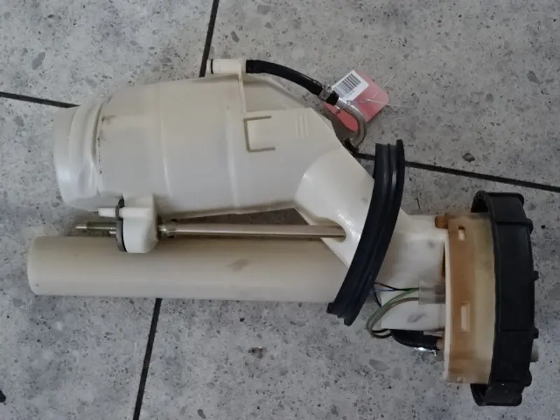 Pompe à essence électrique