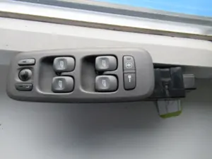 Commande lève-vitre