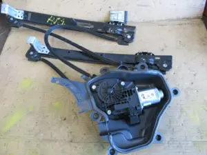 Fensterheber vorne links