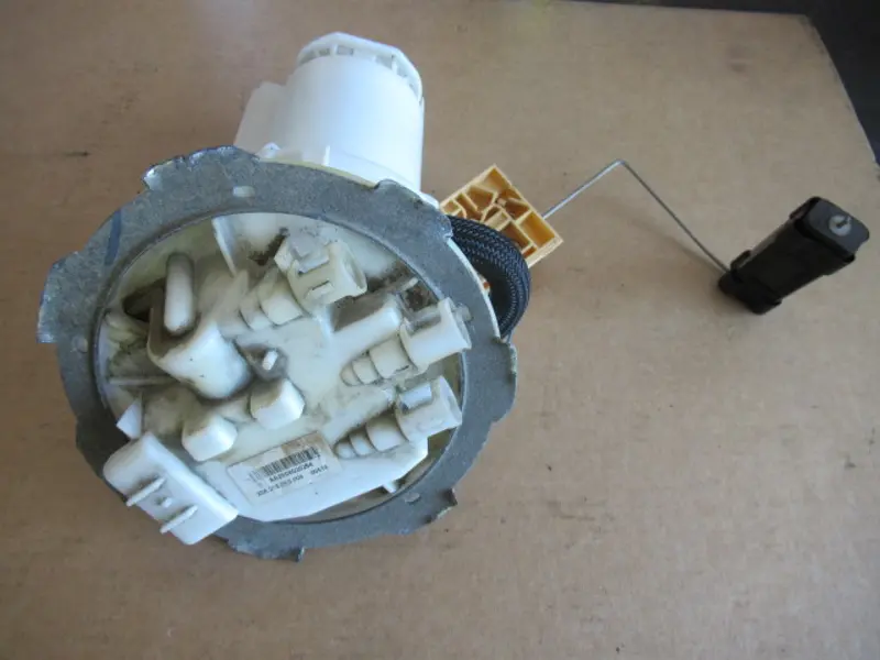 Pompe à essence électrique