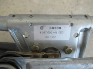 Moteur essuie-glace avant