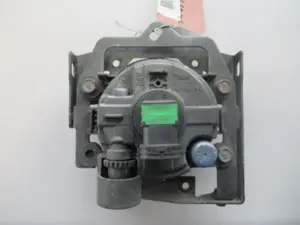 Feu antibrouillard avant gauche