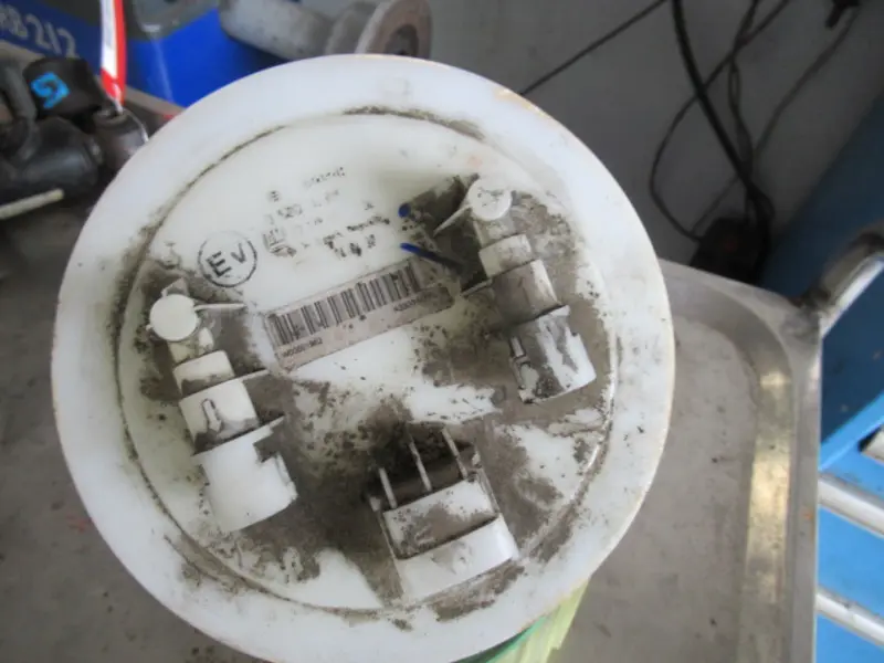 Pompe à essence électrique