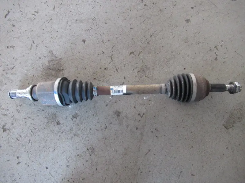 Arbre de transmission avant gauche