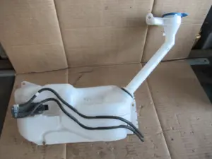 Réservoir d'eau compartiment moteur