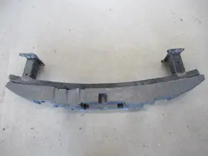 Stossstangenhalter vorne