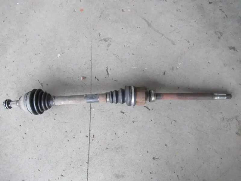 Arbre de transmission avant droit