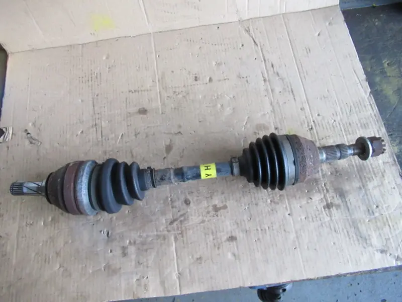 Arbre de transmission avant gauche