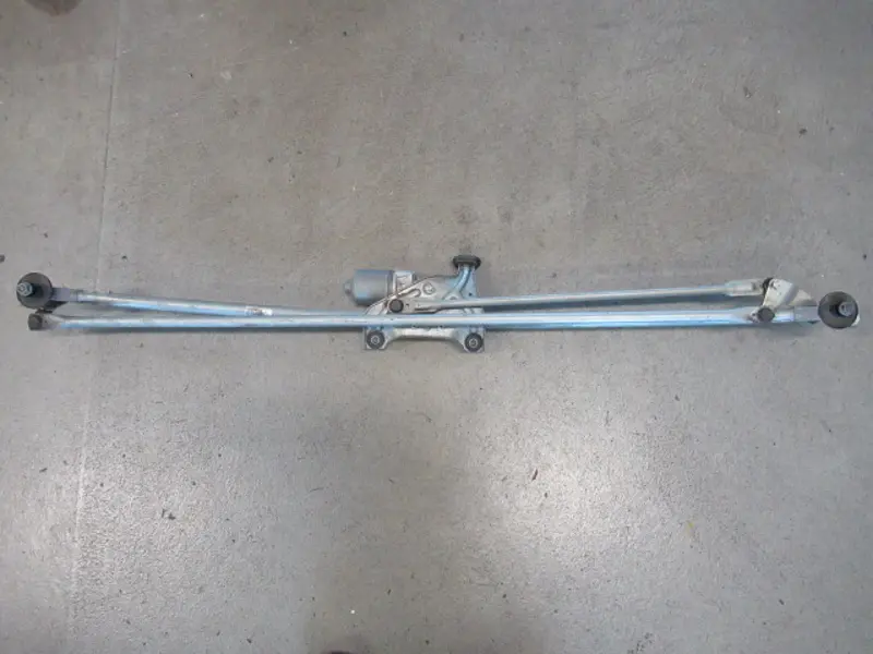 Moteur essuie-glace avant