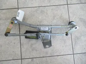 Moteur essuie-glace avant