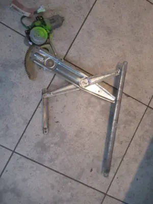 Fensterheber vorne links