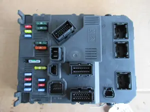 Calculateur réseau de bord