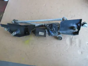 Moteur essuie-glace avant